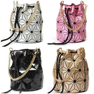 Gliterry Lingge Bucket Bag